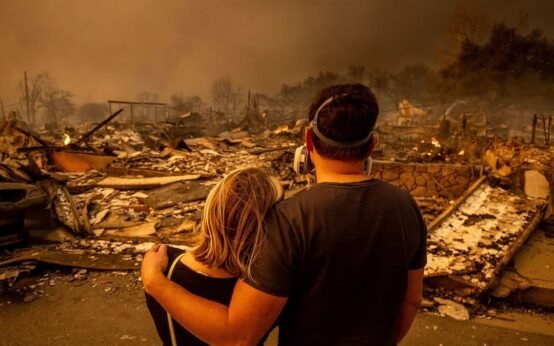 Los Angeles Worst Wildfire Leaves Trail of Destruction