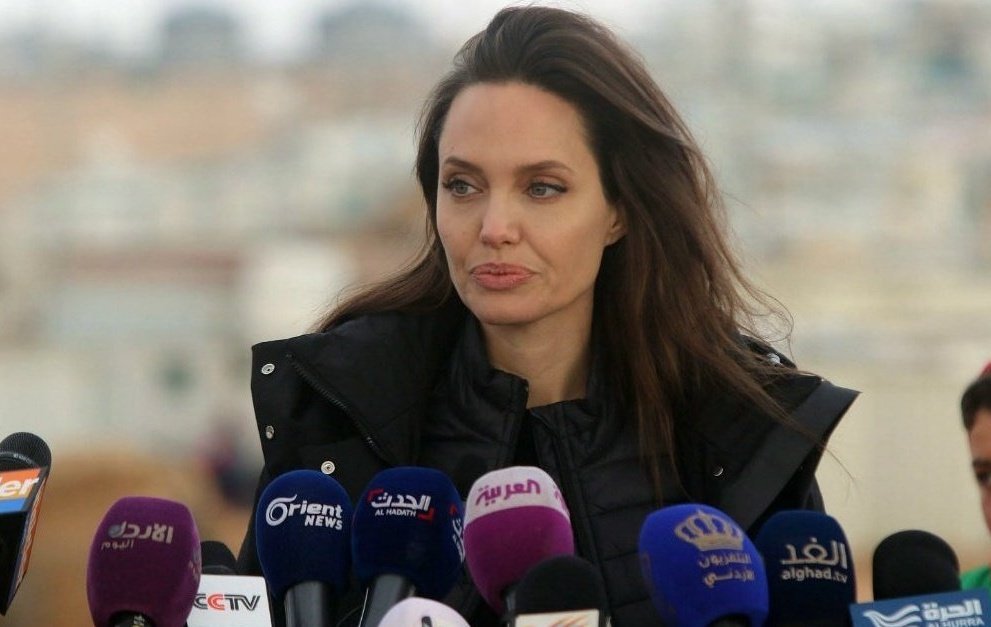 April 20 2025, she shared a Doctors Without Borders post on her Instagram story. The post described Gaza as a mass grave