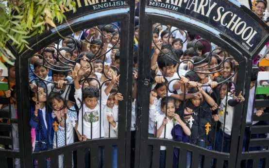 Snake-Found-in-Indian-School-Food-100-Kids-Ill.