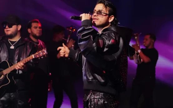 Two Spanish-Language Albums Top Billboard 200