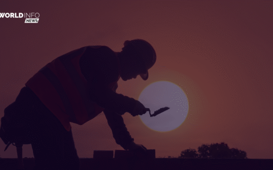 What Is the Difference Between White Collar and Blue-Collar Jobs