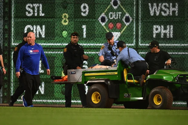 Fan Falls from Clemente Wall During Pirates-Cubs Game