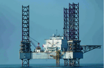 China Threatens South Korean Ship Near Disputed Platform