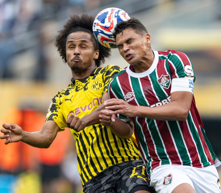 End-to-End Action in First Half dortmund fluminense