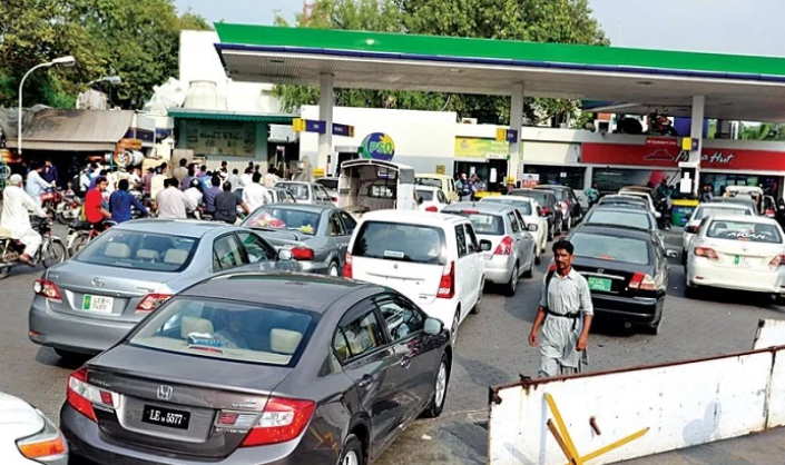 Pakistan Races to Secure Fuel Amid Rising Middle East Tensions