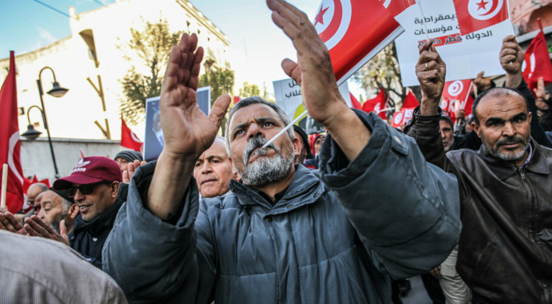 Tunisians call for the fall of authoritarian regime
