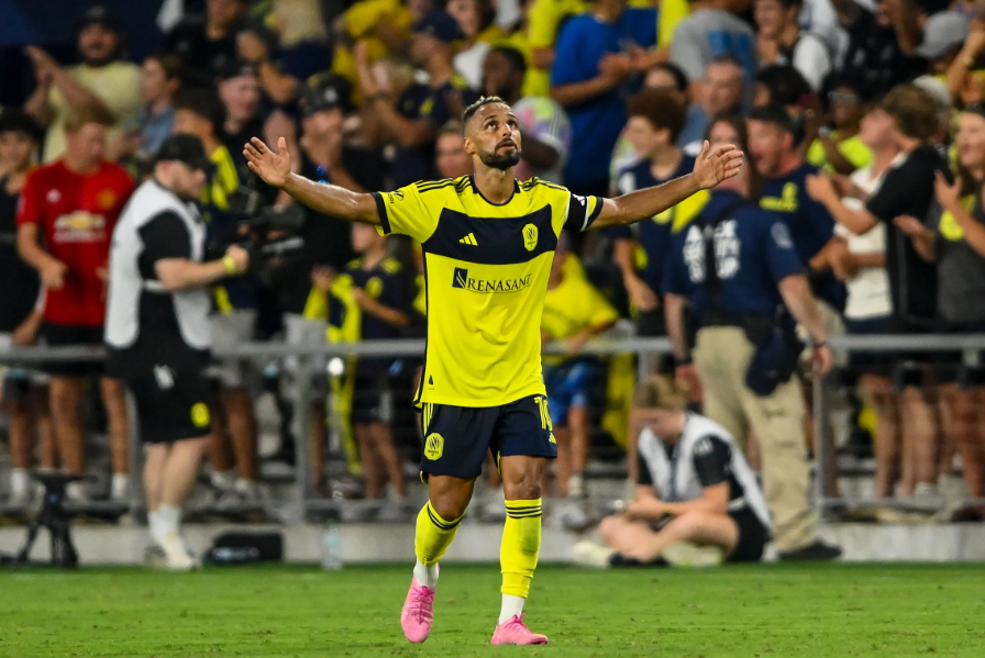 Nashville’s Hany Mukhtar scores to make it 1–1