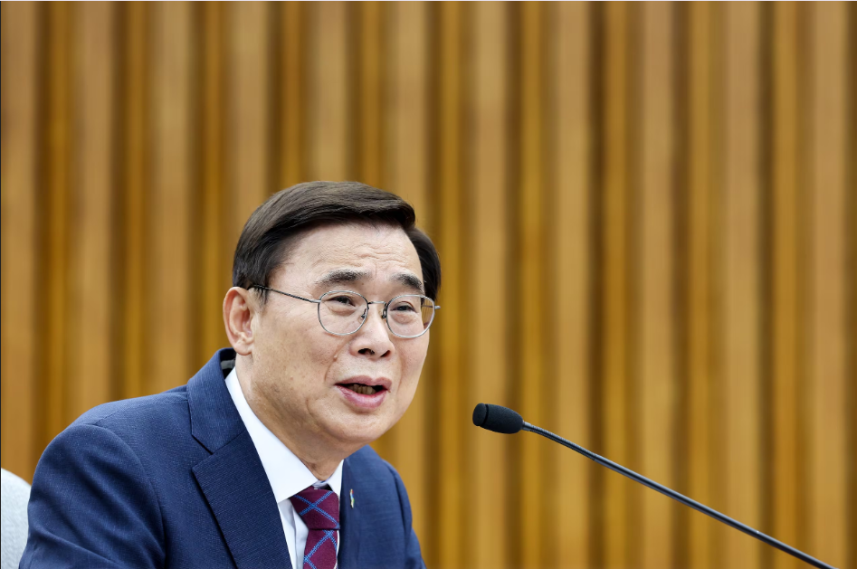 Seoul ends its broadcasts to Pyongyang