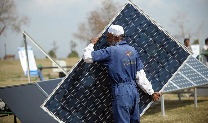 Why Are Pakistanis Turning to Solar Power in Large Numbers ?