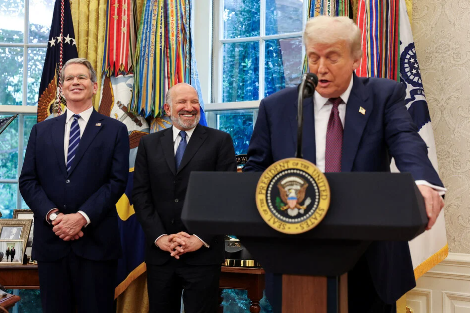 Trump meets with Intel CEO after demanding he resign