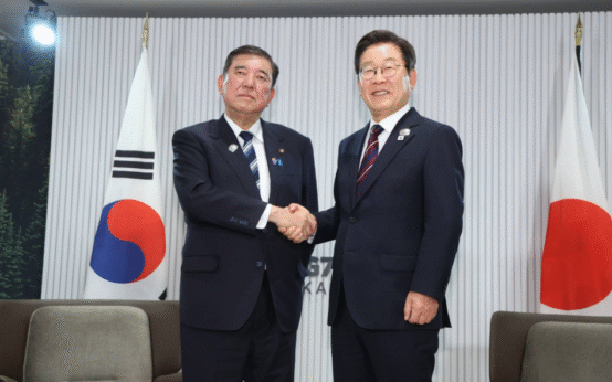 Japan and S. Korea Expand Working Holiday Program at Summit