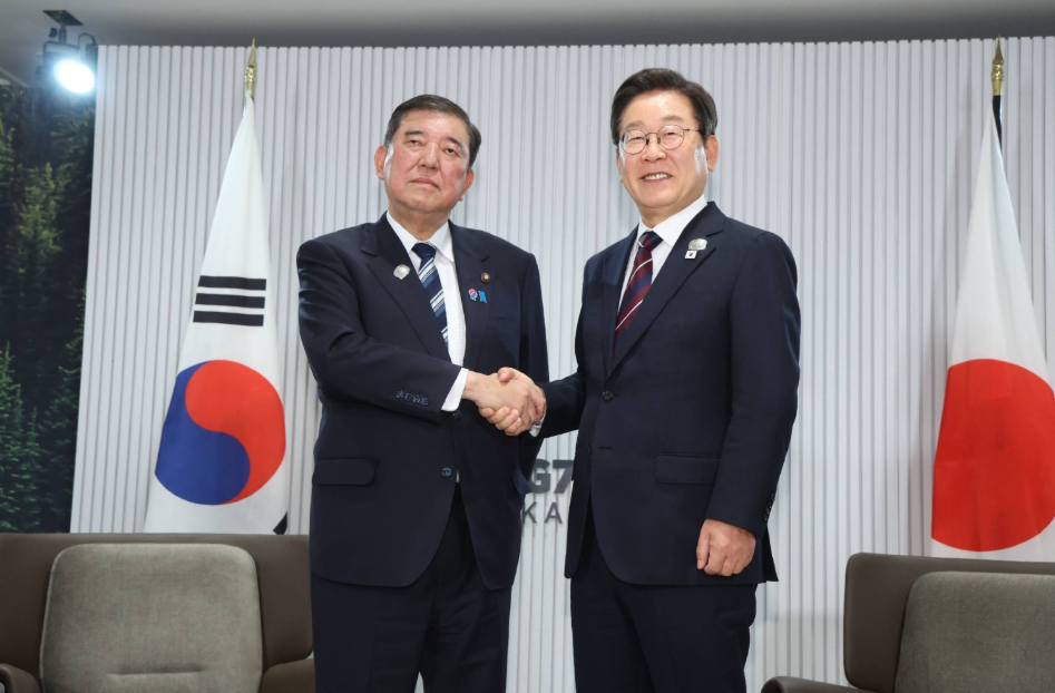 Japan and S. Korea Expand Working Holiday Program at Summit