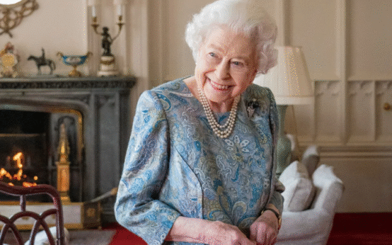 Queen Elizabeth’s senior aide gives approval to new royal play