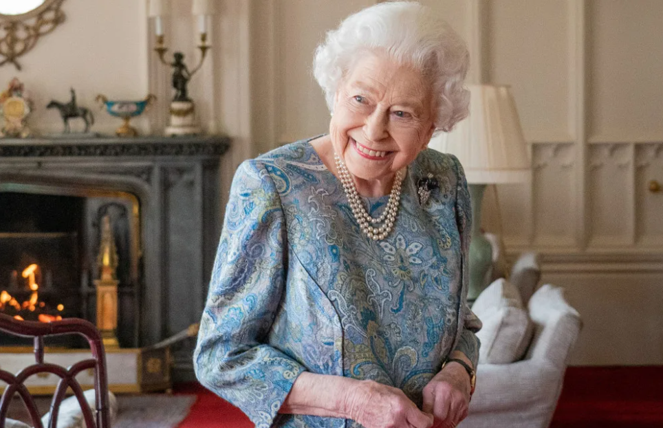 Queen Elizabeth’s senior aide gives approval to new royal play