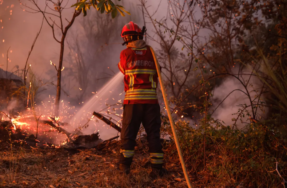 Health risks increase due to heavy smoke and ash