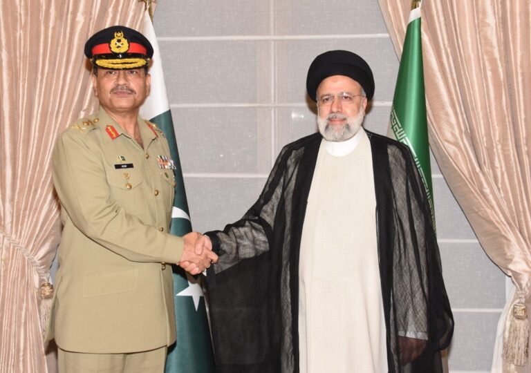 Iranian president, army chief discuss regional security in Islamabad