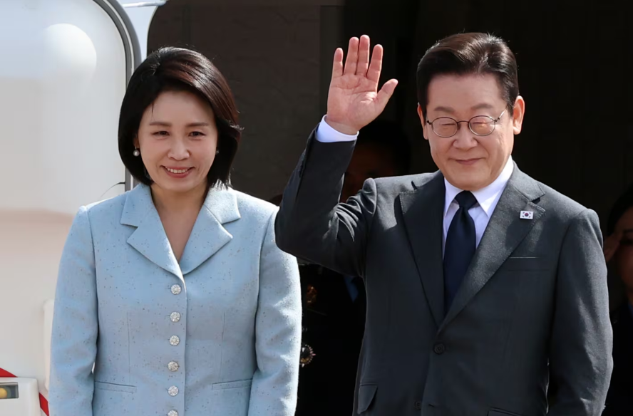 President Lee Jae-myung's Approval Rating Drops to 55%