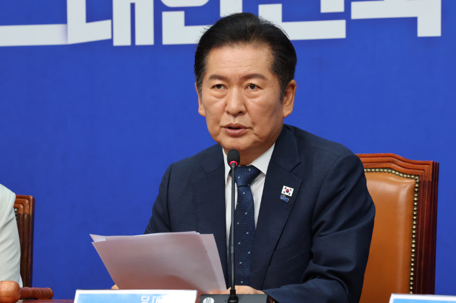 Who is Chief Justice Cho Hee-dae and why controversy surrounds him