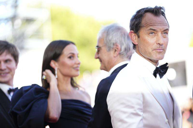 Jude Law’s Research Journey Into Putin’s Persona