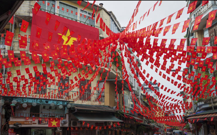 The scale and organization of the Hanoi parade
