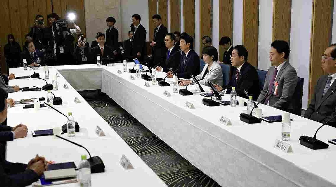 Japan begins discussions on draft basic AI plan sharp lag in use