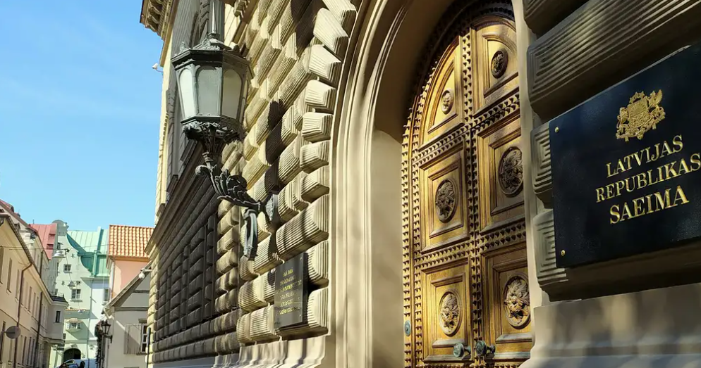 Political Obstacles  and Coalition Strains