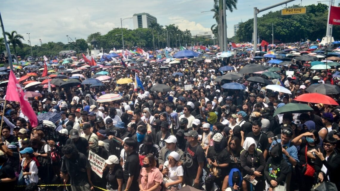 Mass Protest in Manila Over Corruption Scandal Sparks National Outrage