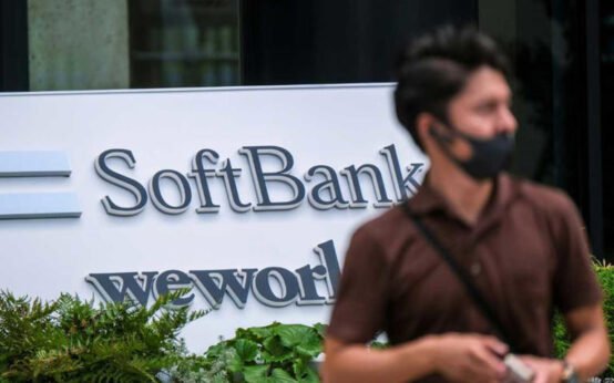 Tech Firms Lead Asian Market Sell-Off as AI Bubble Fears Intensify