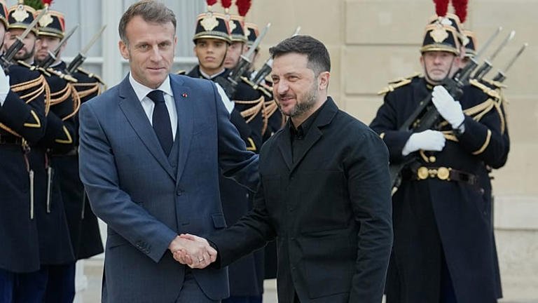Zelensky heads to Paris for vital peace talks with Macron amid Ukraine war