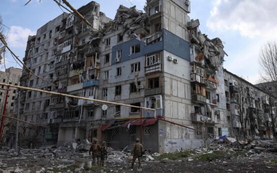 Heavy fighting for Pokrovsk: Is Ukraine losing the city?