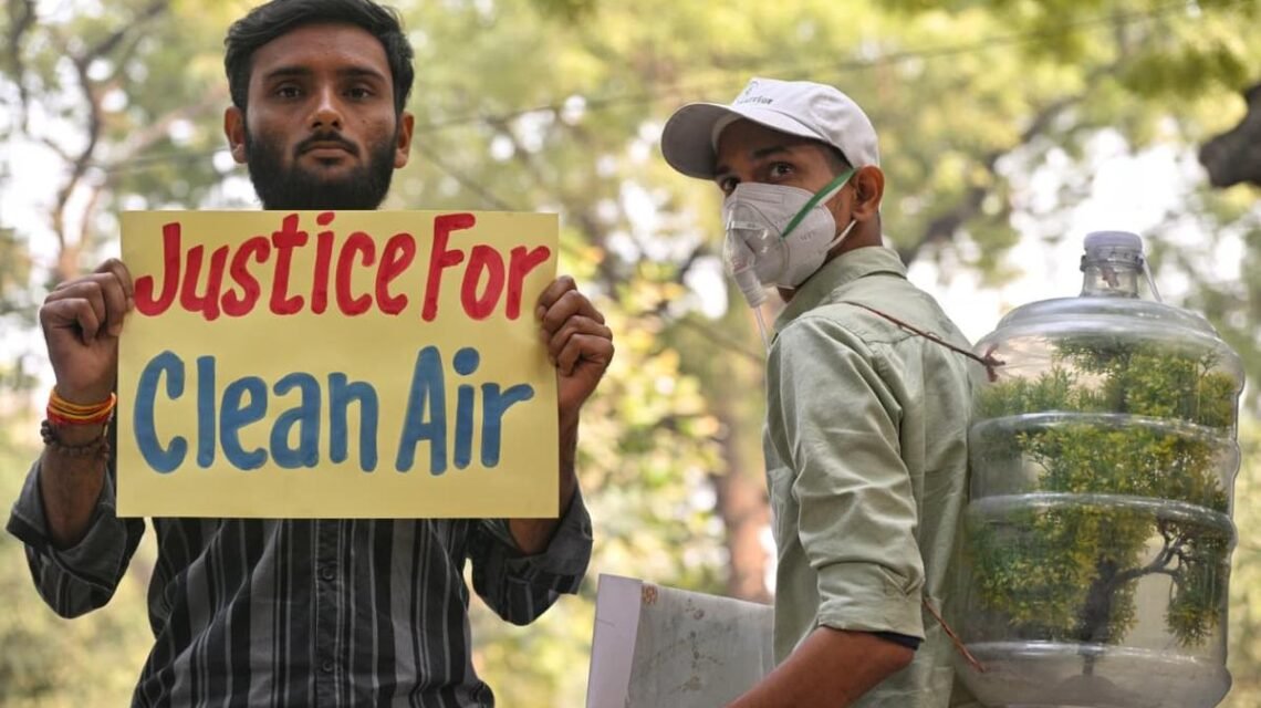 Unique musical protest for clean air held at Jantar Mantar citizens demand action on pollution