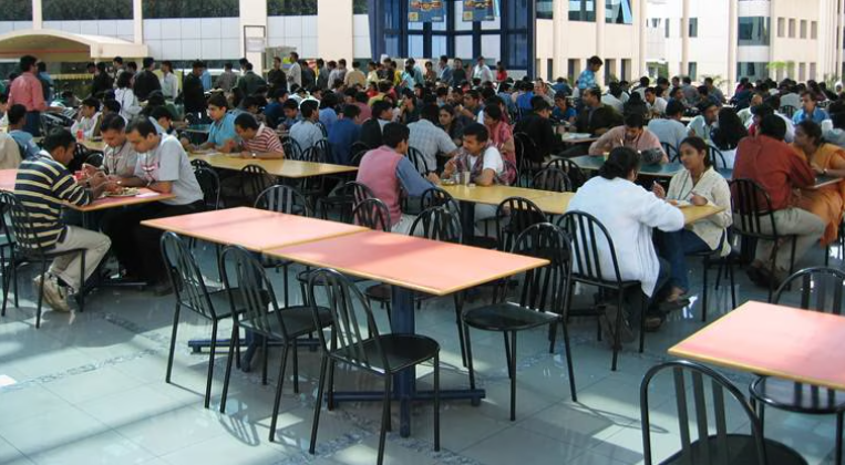 Student’s mess‑tour video at IIT Bombay sparks conversation on food, culture and campus life