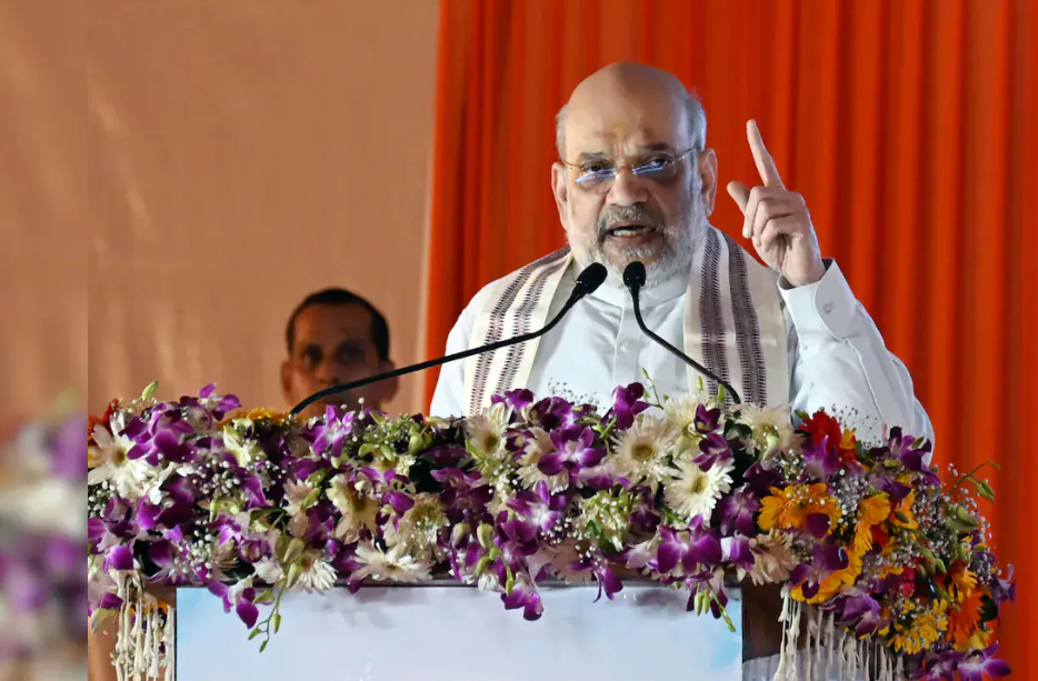 Amit Shah vs Rahul Gandhi Heated Face-Off in Lok Sabha Over ‘Vote Chori’ Remark Sparks Uproar