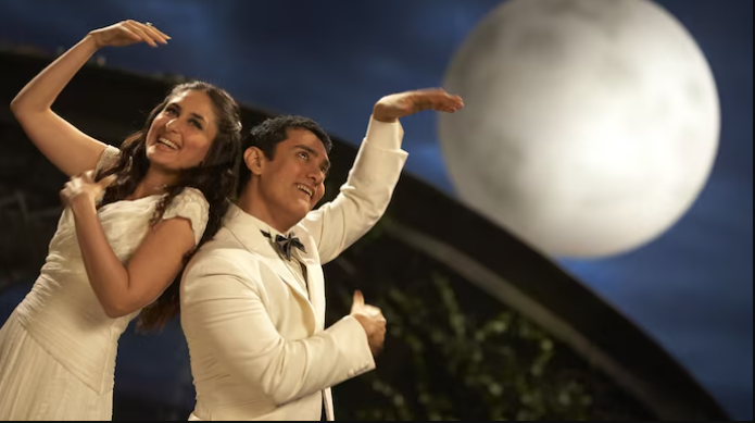 Aamir Khan, Kareeena to reunite for 3 Idiots 2, filming starts next year: Report