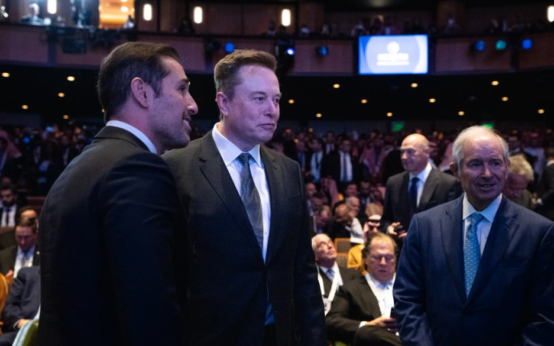 Elon Musk Calls for Abolition of European Union, Sparks Political Backlash Across Europe