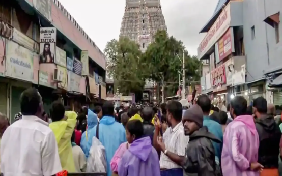 Tamil Nadu Temple Dargah Dispute Erupts in Madurai Over Lighting of Century-Old Lamp