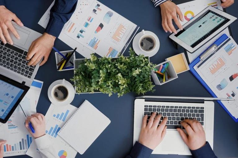 Morocco Reaches 380,000 Active Companies Amid Rising Closures in Young Firms