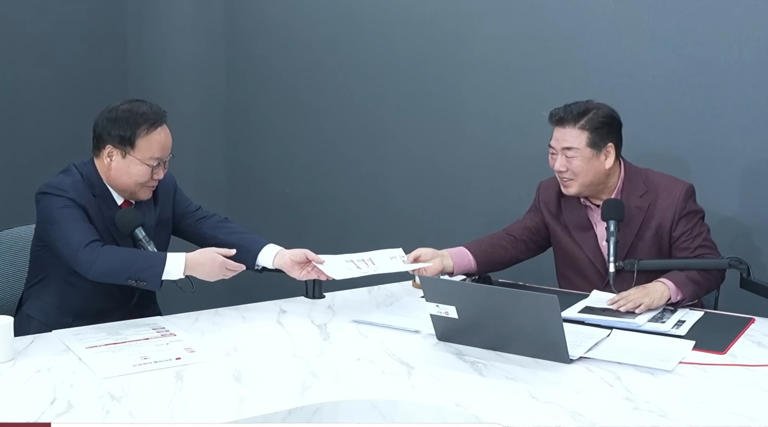 Han Dong-hoon Questions People Power Party's 'Martial Law Will' Amid Internal Strife