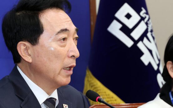 Democratic Party Urges Kim Byung-kee to Resign Voluntarily Amid Escalating Scandal