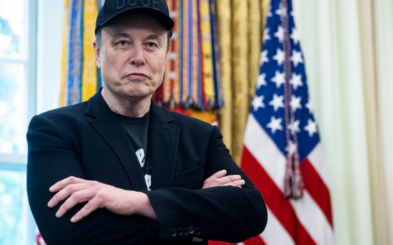 Elon Musk Nears Trillionaire Status in 2026, Potentially Before Receiving Tesla's Record Pay Package